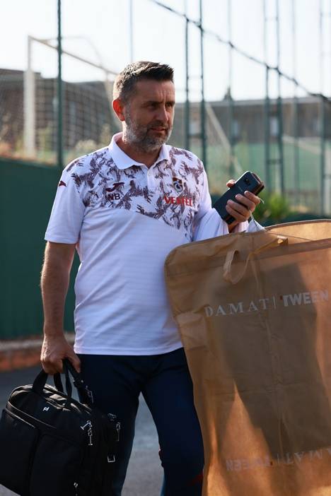 Trabzonspor Galatasaray maçı için İstanbul'a gitti 37